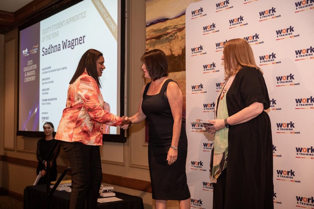 Sahdna accepting award